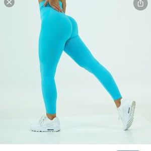 BNWT NVGTN Aqua Contour leggings